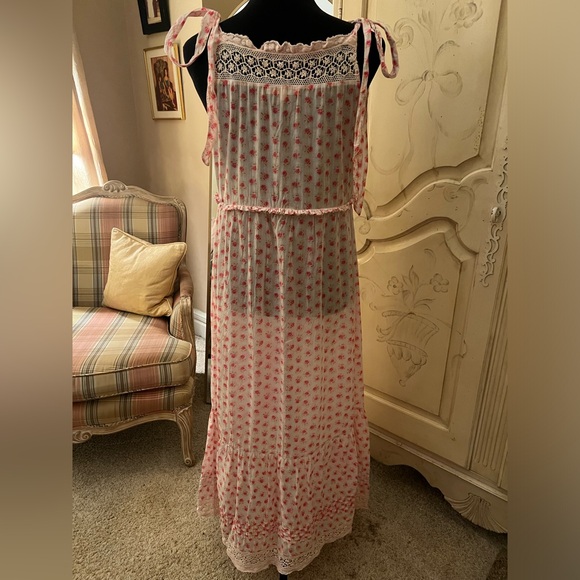 Beautiful floral print LoveShackFancy summer dress - Picture 3 of 7